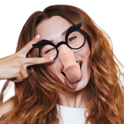 Okuliare s penisom